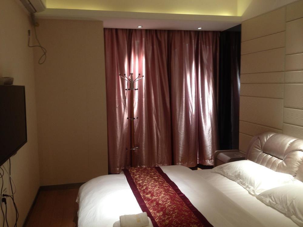 גואנגג'ואו Yichao Apartment Hotel מראה חיצוני תמונה